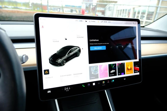 Tesla Model 3 - Afbeelding 21 van 30