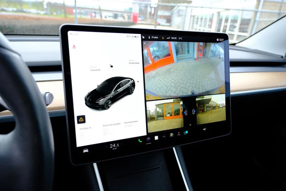 Tesla Model 3 - Afbeelding 22 van 30