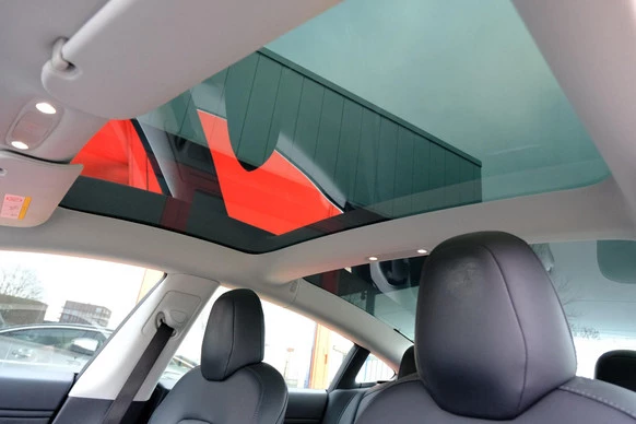 Tesla Model 3 - Afbeelding 24 van 30