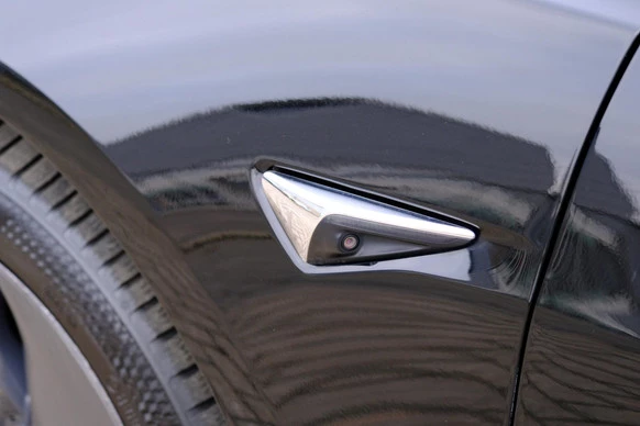 Tesla Model 3 - Afbeelding 28 van 30