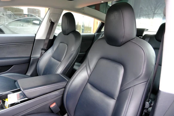 Tesla Model 3 - Afbeelding 29 van 30