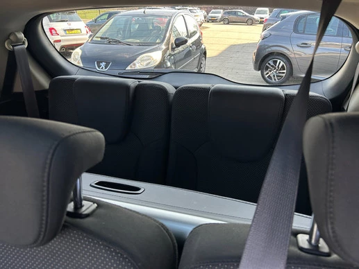 Kia Carens - Afbeelding 21 van 30