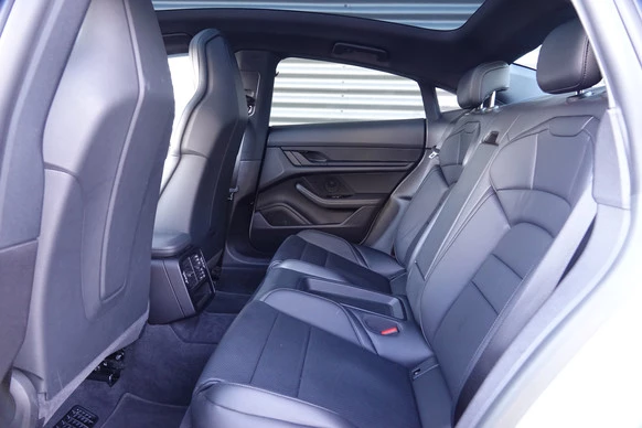 Porsche Taycan - Afbeelding 6 van 29