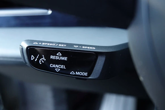 Porsche Taycan - Afbeelding 16 van 29