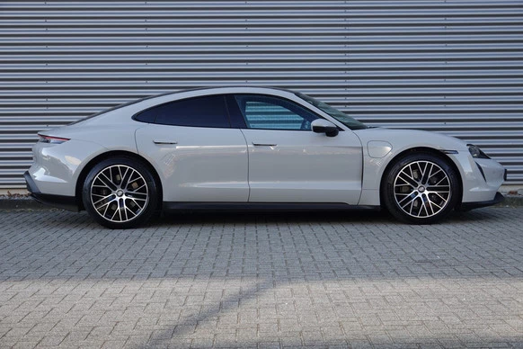 Porsche Taycan - Afbeelding 19 van 29