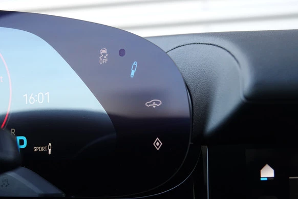 Porsche Taycan - Afbeelding 24 van 29