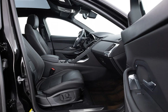 Jaguar E-PACE - Afbeelding 8 van 30