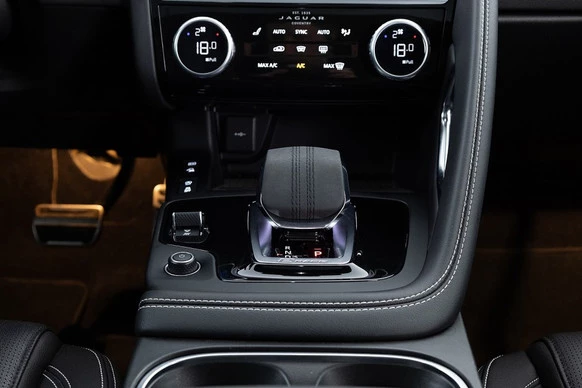 Jaguar E-PACE - Afbeelding 14 van 30