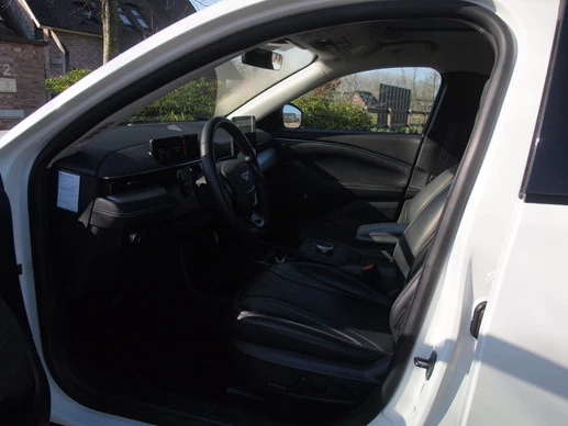 Ford Mustang Mach-E - Afbeelding 3 van 30