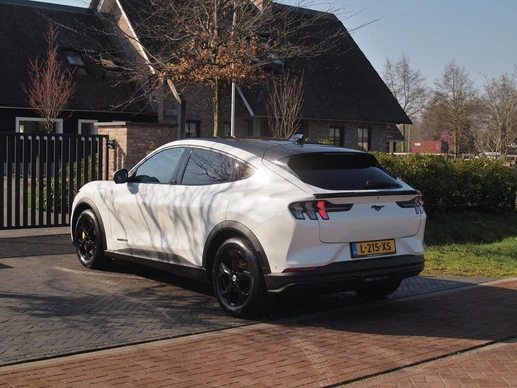 Ford Mustang Mach-E - Afbeelding 8 van 30