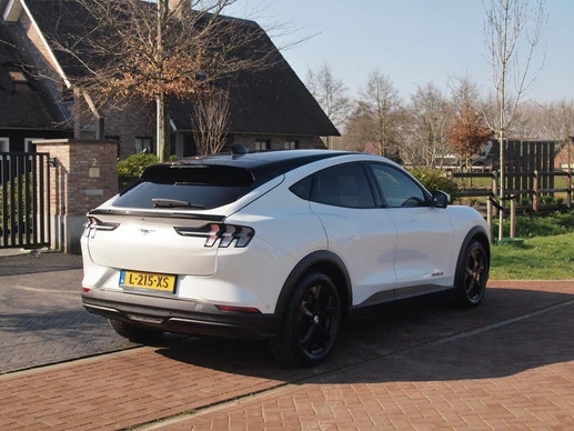 Ford Mustang Mach-E - Afbeelding 10 van 30