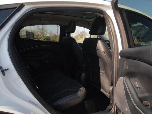 Ford Mustang Mach-E - Afbeelding 28 van 30