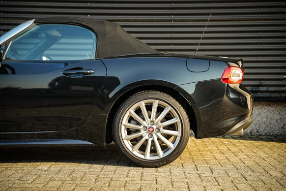 Fiat 124 Spider - Afbeelding 15 van 30