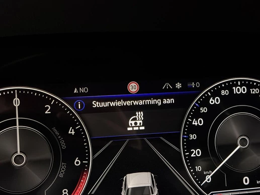 Volkswagen Touareg - Afbeelding 13 van 30