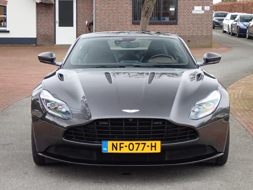 Aston Martin DB11 - Afbeelding 2 van 30