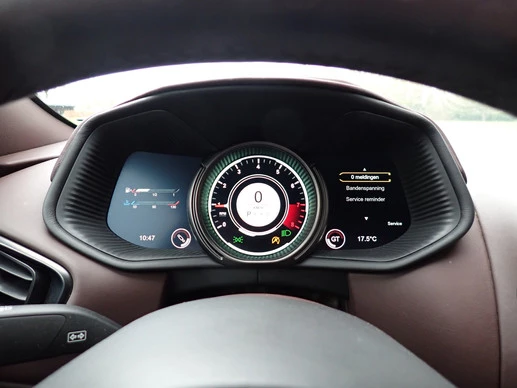 Aston Martin DB11 - Afbeelding 13 van 30