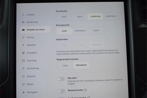 Tesla Model X - Afbeelding 17 van 25