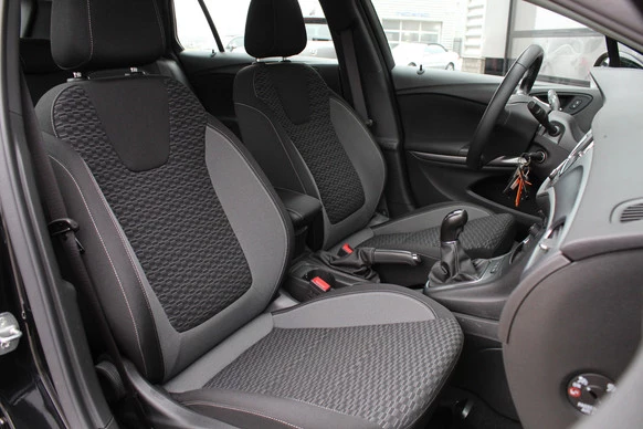 Opel Astra - Afbeelding 10 van 30