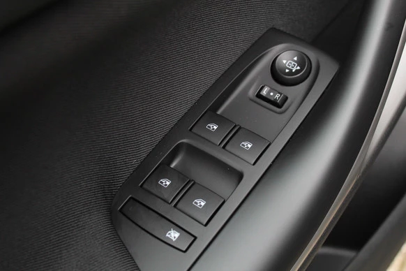 Opel Astra - Afbeelding 27 van 30