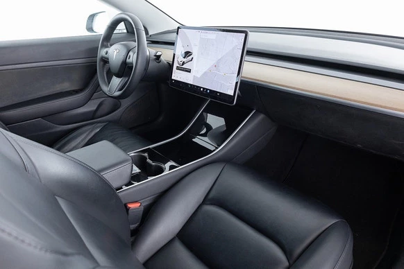 Tesla Model 3 - Afbeelding 4 van 30