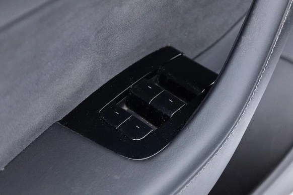 Tesla Model 3 - Afbeelding 10 van 30