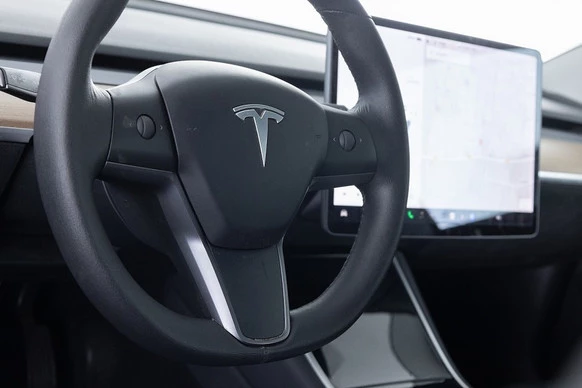 Tesla Model 3 - Afbeelding 11 van 30