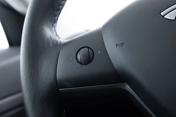 Tesla Model 3 - Afbeelding 14 van 30