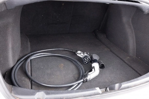 Tesla Model 3 - Afbeelding 20 van 30