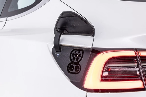 Tesla Model 3 - Afbeelding 21 van 30