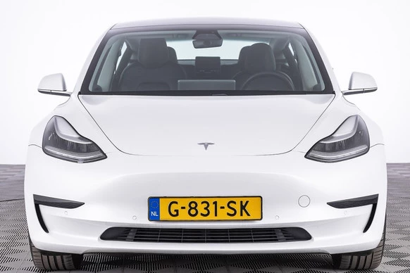 Tesla Model 3 - Afbeelding 25 van 30
