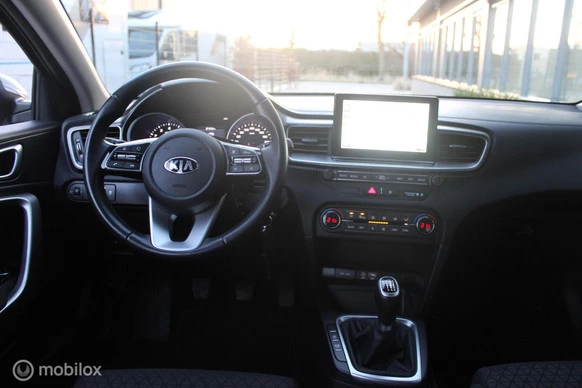 Kia Ceed - Afbeelding 9 van 30