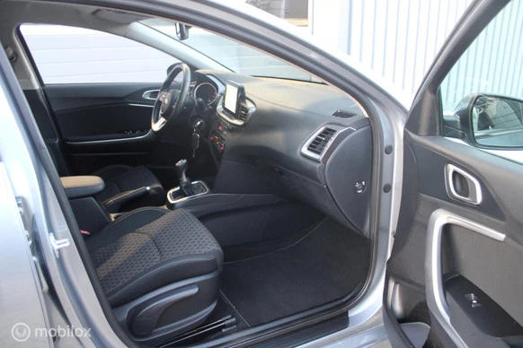 Kia Ceed - Afbeelding 8 van 30