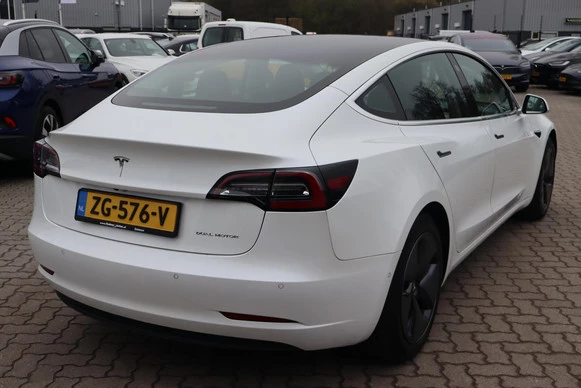 Tesla Model 3 - Afbeelding 5 van 30