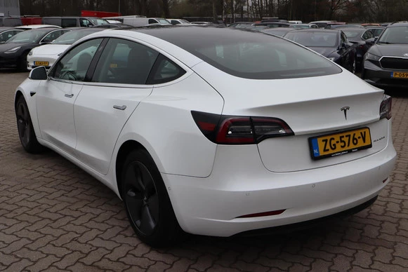 Tesla Model 3 - Afbeelding 8 van 30