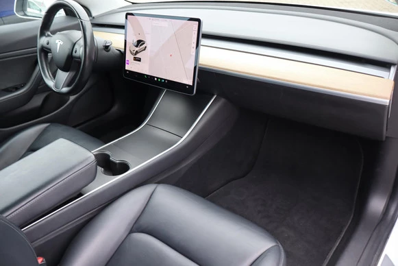 Tesla Model 3 - Afbeelding 9 van 30