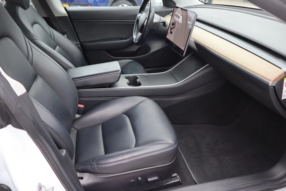 Tesla Model 3 - Afbeelding 11 van 30