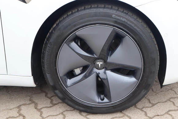 Tesla Model 3 - Afbeelding 13 van 30