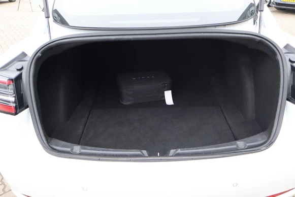 Tesla Model 3 - Afbeelding 15 van 30