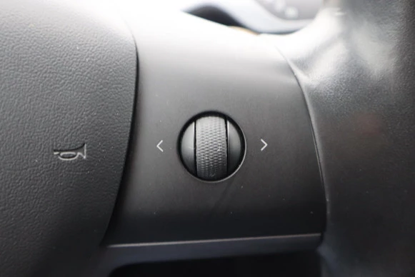 Tesla Model 3 - Afbeelding 23 van 30