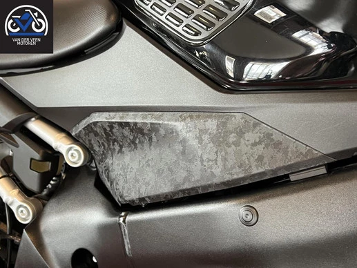 Suzuki GSX - Afbeelding 14 van 15