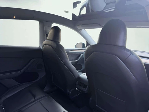 Tesla Model Y - Afbeelding 15 van 24