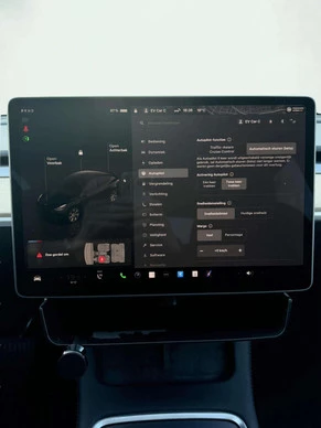 Tesla Model Y - Afbeelding 18 van 24