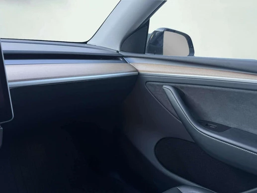 Tesla Model Y - Afbeelding 22 van 24