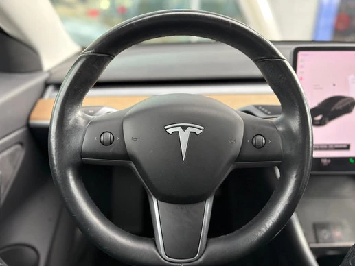 Tesla Model 3 - Afbeelding 14 van 30