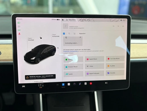 Tesla Model 3 - Afbeelding 15 van 30