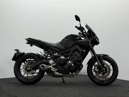 Yamaha MT 09 - Afbeelding 1 van 16