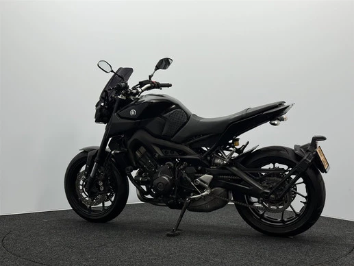 Yamaha MT 09 - Afbeelding 10 van 16