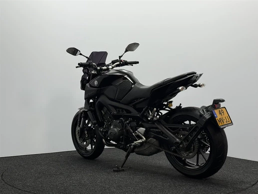 Yamaha MT 09 - Afbeelding 11 van 16