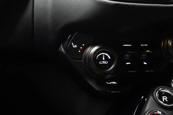 Aston Martin V8 Vantage - Afbeelding 21 van 30