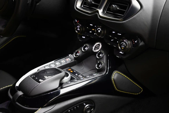 Aston Martin V8 Vantage - Afbeelding 25 van 30